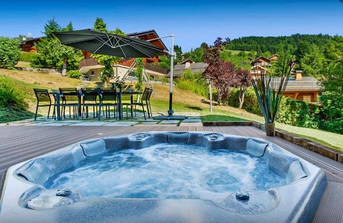 La Clusaz Ski Chalet | Lodge Les Fougeres - Snow Lodge
