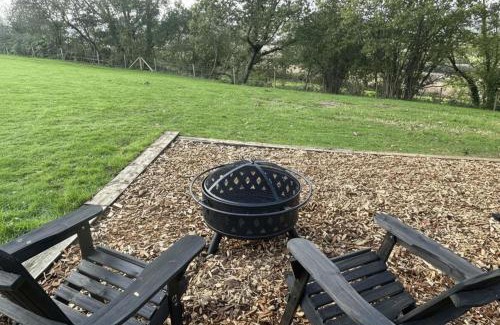 Liverton House | Lodge on Teign River 1 Bed Sleeps 2 Parking