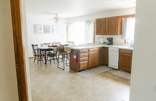 Erma Cabin | Lodge on top of Behr Brewing. Close to Cape May and Wildwood
