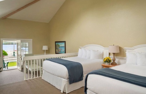 Boothbay Harbor Cabin | Lodge Rm | Oceanview+Spa+Porch | No Hidden Fees
