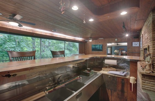 Coshocton House | Lodge-Style Home in Coshocton w/Spacious Yard