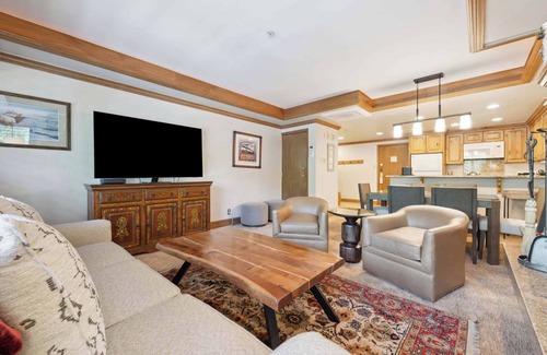 Vail Condo | Lodge Tower 194 2BR at the base of Vail Mountain