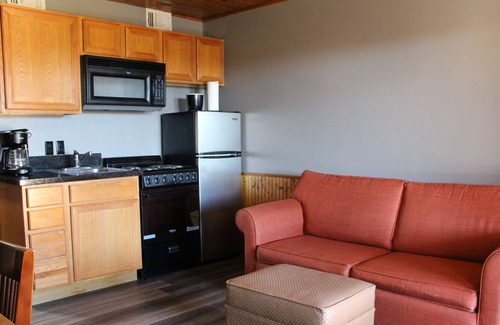 Canyon Lake Resort | LODGE UPSTAIRS DELUXE #201