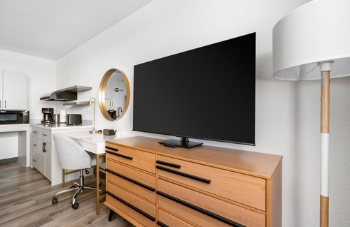 Greenway Plaza-Upper Kirby Apartment | Lodgeur | Stylish studio escape | Upper Kirby