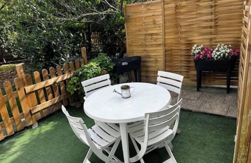 Genets Apartment | Lodging 5 in front of the Mont St-Michel bay