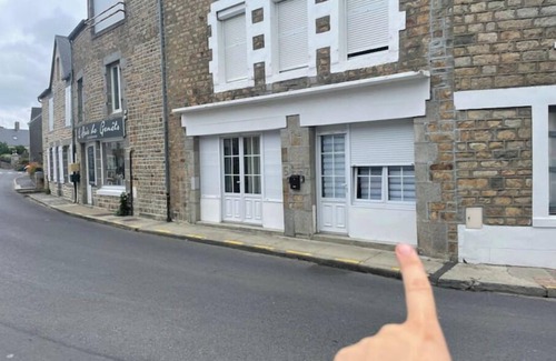 Genets House | Lodging 7 in front of the Mont Saint Michel bay