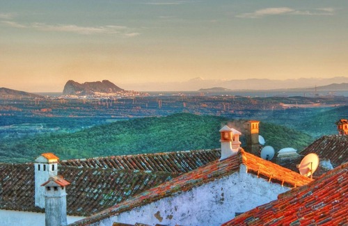 Castillo de Castellar Apartment | Lodging in a medieval hamlet, a wonderful experience. Restaurant,Info Point.Sl 3