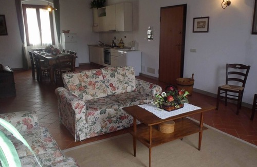 Serravalle Pistoiese Apartment | Lodging in a wine estate,private Terrace,pool,Wi-Fi,village walk distance,sl 10