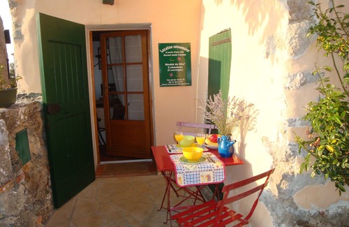 Fox-Amphoux Apartment | Lodging in the heart of a village perched 500m above sea level in Provence Verte