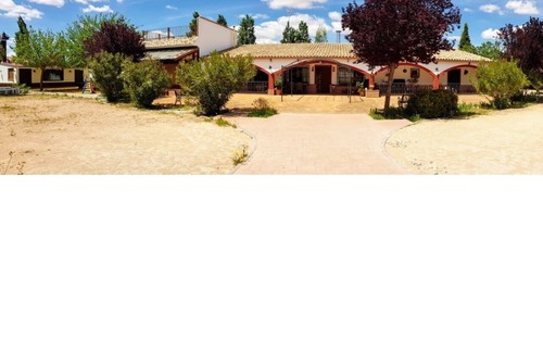 Pedro Munoz Ski Chalet | Lodging located in a natural and quiet environment.