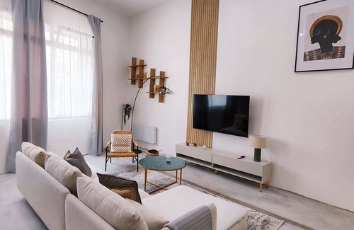 Beziers Apartment | Loft 120m2 with AC & Sauna/Hammam
