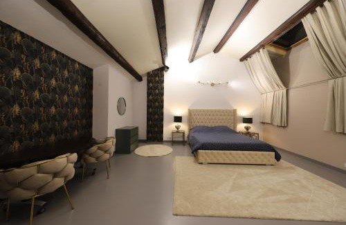 6th Arrondissement Apartment | Loft 200m2 avec écran led géant de 10m2