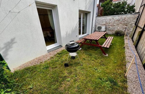 Montreuil Apartment | Loft 70m², au Calme au Milieu des Jardins, Grand Confort