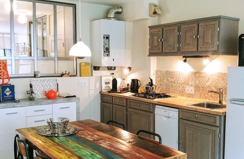 Nyons Apartment | Loft-Apartment-Superior-View Mountains