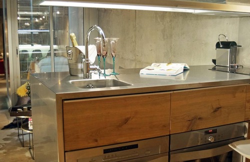 el Fort Pienc Apartment | Loft at the Arc de Triomphe in Barcelona with terrace, pool and free Wi-Fi