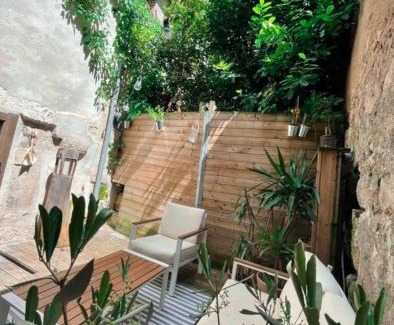 Bourges Apartment | Loft atypique au calme avec cour privative