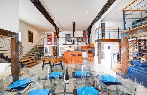 La Riche Apartment | Loft atypique avec bowling, baby-foot, flipper pour 8 voyageurs