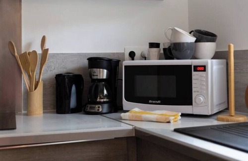 Sainte-Genevieve-des-Bois Apartment | Loft with Mezzanine Bedroom