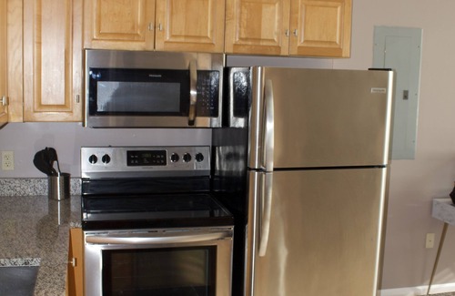 Downtown Cleveland Apartment | Loft in Cleveland | Fast Wi-Fi | Fireplace |