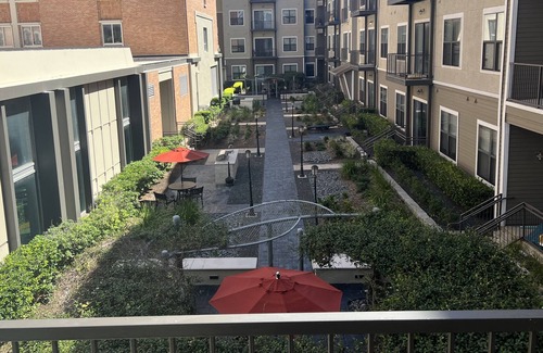 Riverside Terrace Apartment | Loft in Houston with Lounge, Pool, Courtyard, Dog Park, Gazebo and Leisure Area