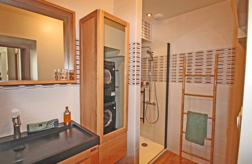 Limoges Apartment | Loft, "Le Cosy" Coeur de Ville au Calme Avec Stationnement Privé