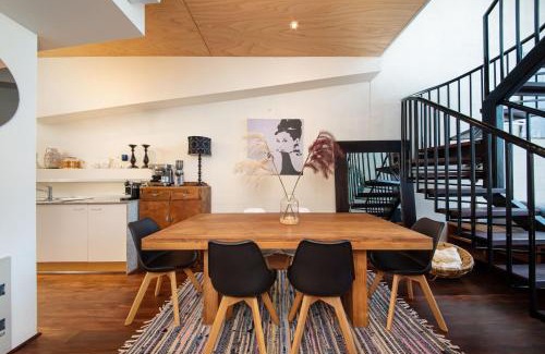 Richmond Apartment | Loft Living Close to the MCG