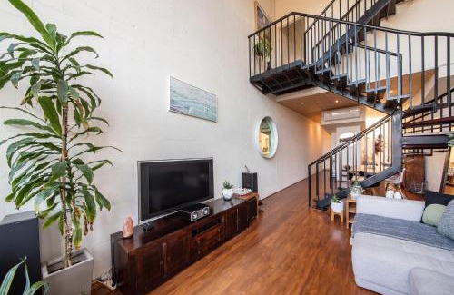 Richmond Apartment | Loft Living Close to the MCG