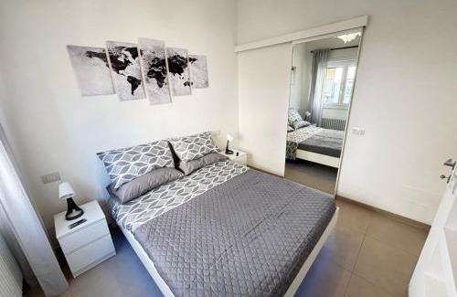 Monte Sacro Apartment | Loft Moderno Monte Senario- Colosseo in 15 Min in Metro