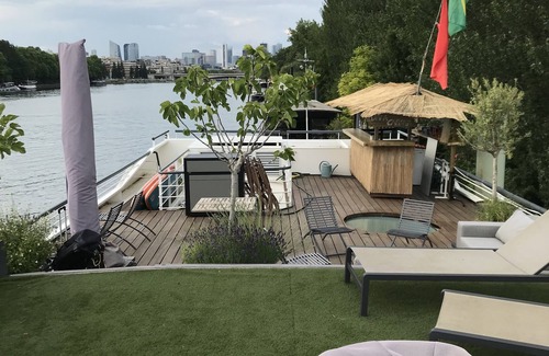 Auteuil Boat Rental | Loft on Paris Seine River with free parking