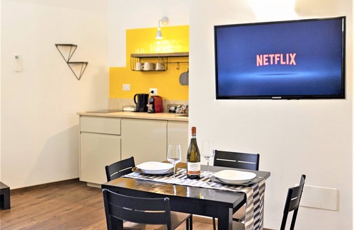 Orvieto Apartment | Loft Orvieto Centro Storico, Free Wi-Fi and Netflix, Pozzo della Cava and Duomo