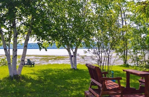 Ste Anne de Beaupre Apartment | Loft River and Mountains 16