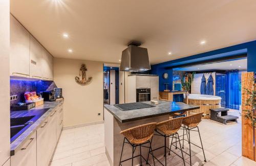 Herrlisheim Apartment | Loft SPA privatif 2-4 pers - Jacuzzi & Sauna près de Strasbourg