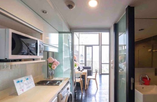 Khlong Toei Apartment | Loft unit 3 mins walk to Thonglo BTS