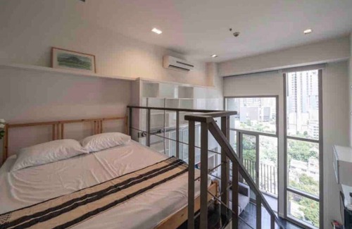 Khlong Toei Apartment | Loft unit 3 mins walk to Thonglo BTS