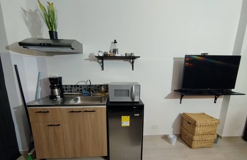 Barrios Unidos Apartment | Loft zuhe 17 - industrial style studio on the main street