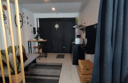 Barrios Unidos Apartment | Loft zuhe 17 - industrial style studio on the main street