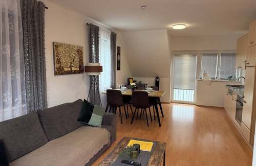 Dobl-Zwaring Apartment | Loftartige und sonniges Apartment mit Balkon in Dobl bei Graz DG06