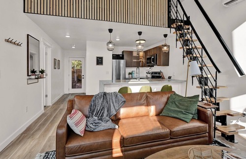 Indianapolis Cottage | Lofted house 3 min from Lucas Oil Stadium/downtown