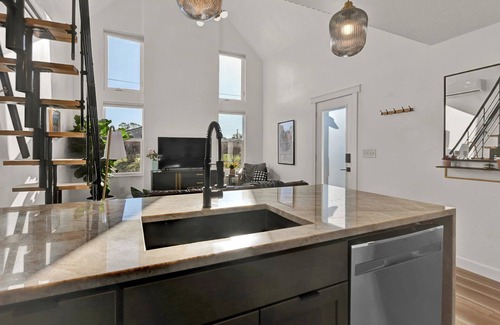 Indianapolis Cottage | Lofted house 3 min from Lucas Oil Stadium/downtown