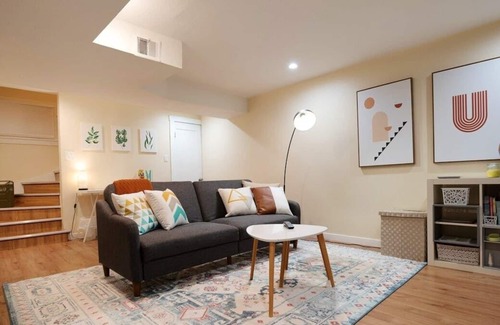 Cole Apartment | Loftium | Sleek & Bright home on a quiet Street!