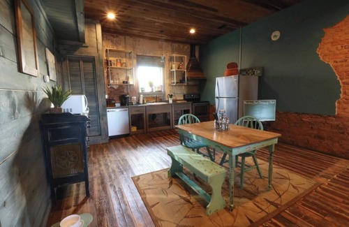 Walhalla Apartment | LOFTS OVER MAIN~ Chattooga Studio