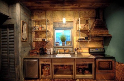 Walhalla Apartment | LOFTS OVER MAIN~ Chattooga Studio