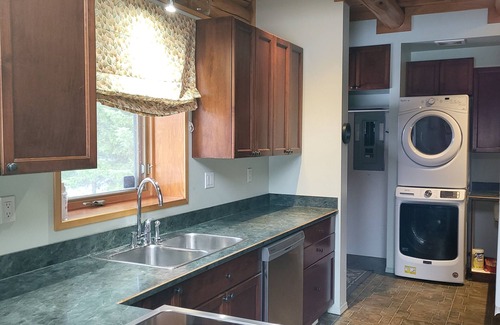 Kamloops Other | Log Cabin 10 Minutes to Sun Peaks Resort and 40 Minutes to Kamloops or Barrier