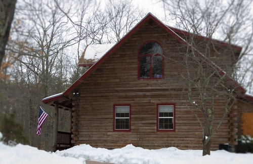South Berwick Cabin | Log Cabin close to the Beach