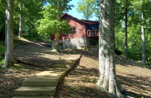 Ten Mile Cabin | Log Cabin/Cottage on Watts Bar Lake