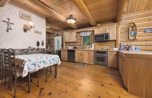 Lawrence Cabin | Log cabin- fishing-Lake- close to South Haven
