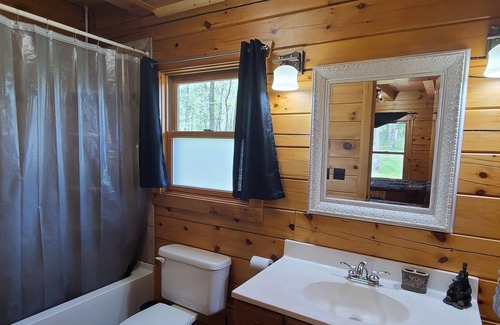 Trigg County Cabin | Log Cabin get away in Cadiz, KY area with multiple recreation areas near by.