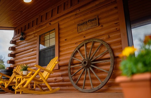 Mountain Home Cabin | Log Cabin Getaway, Lakes, Rivers, Hiking, Fishing, Wi-Fi & More