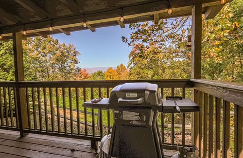 Bryson City Cabin | Log Cabin, Hot Tub and HUGE Mountain Views!
