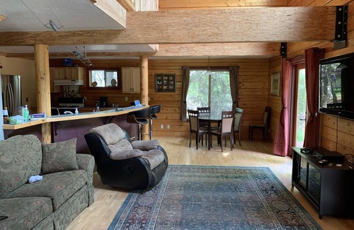 Columbia House | Log cabin house in historic Columbia